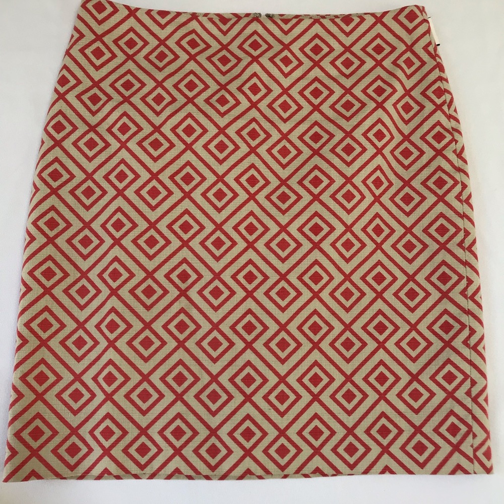 Ann Taylor Aztec print pencil skirt size 6 Petite.